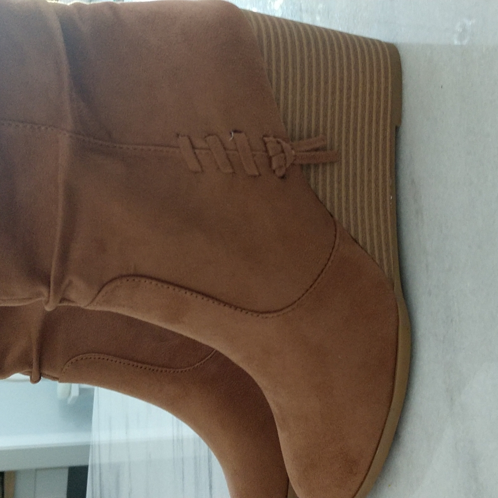 Wedge boot